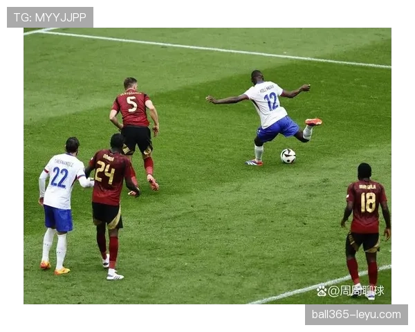 格列兹曼高效跑动掌控比赛节奏，攻防两端闪耀全场