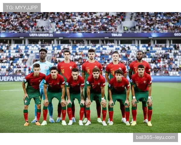 布莱克本青年队新星闪耀赛场，引发足坛对未来之星的广泛关注