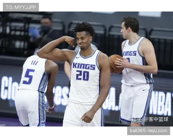 扎伊恩通过突破拉开空间提升得分效率，明显优于队内其他内线球员